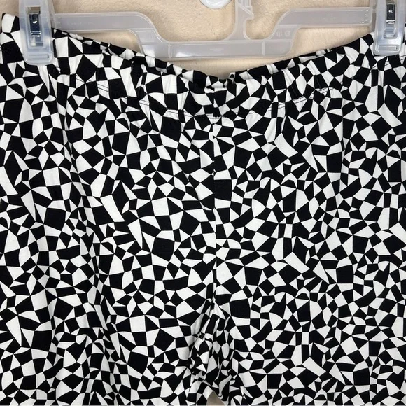 NEW JUNIORS BLACK WHITE GEOMETRIC CAPRI PANTS LEGGINGS STRETCH XXL 19 - Picture 6 of 10